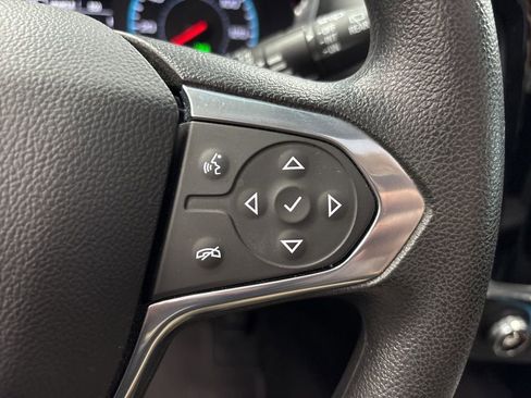 Used 2021 Chevrolet Traverse LS FWD image 41