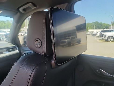 Used 2021 GMC Yukon XL Denali w/ Denali Premium Package RWD image 15