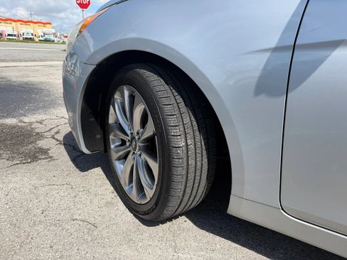 Used 2011 Hyundai Sonata Limited FWD image 16