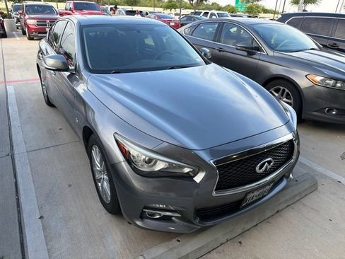 Used 2017 INFINITI Q50 2.0t w/ Moonroof Package RWD image 3