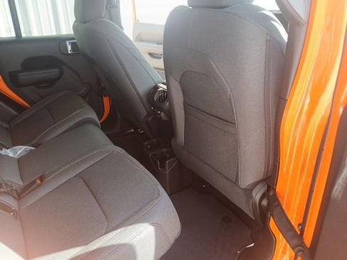 New 2025 Jeep Gladiator Sport image 19