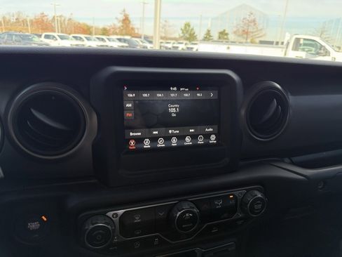 Used 2023 Jeep Gladiator Sport w/ Trailer Tow Package image 16