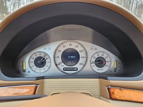 Used 2008 Mercedes-Benz E 350 Sedan image 42