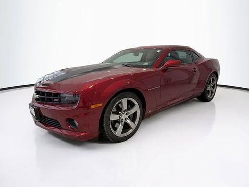 Used 2010 Chevrolet Camaro SS w/ RS Package image 3