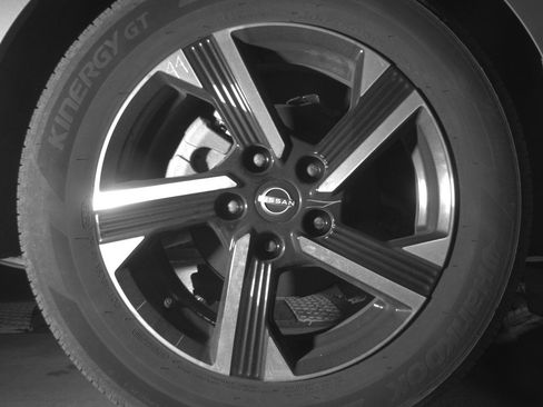 Used 2025 Nissan Sentra SV FWD image 15