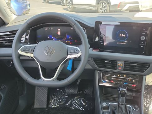 New 2026 Volkswagen Jetta SE FWD image 3