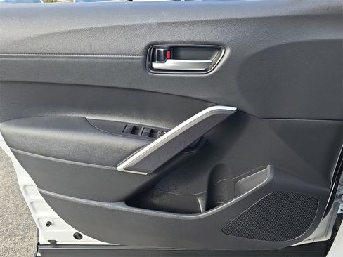 Used 2024 Toyota Corolla Cross XLE image 26