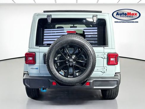 Used 2023 Jeep Wrangler Unlimited Sahara w/ Cold Weather Group AWD/4WD image 8