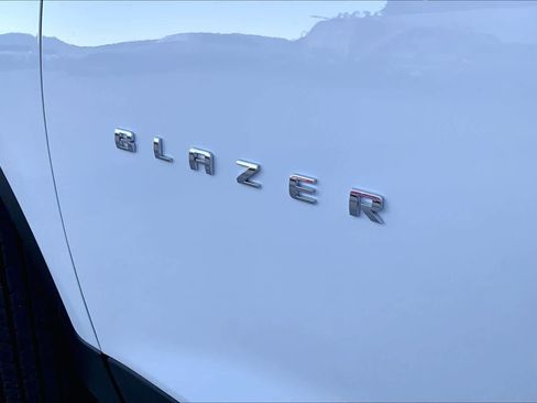 Used 2025 Chevrolet Blazer LT image 30