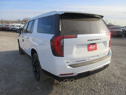 New 2026 GMC Yukon XL Denali image 7