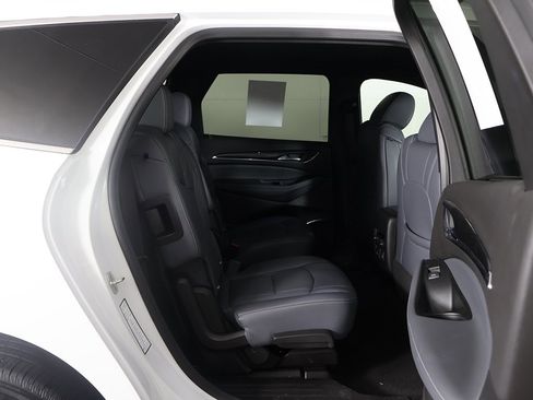 Used 2024 Buick Enclave Premium image 33