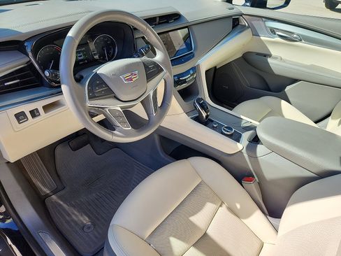 Used 2021 Cadillac XT5 Premium Luxury image 16