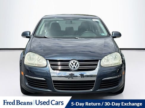 Used 2009 Volkswagen Jetta SE FWD image 2