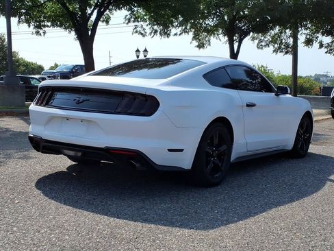 Used 2018 Ford Mustang Coupe RWD image 5