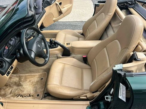 Used 2000 MAZDA MX-5 Miata RWD image 26