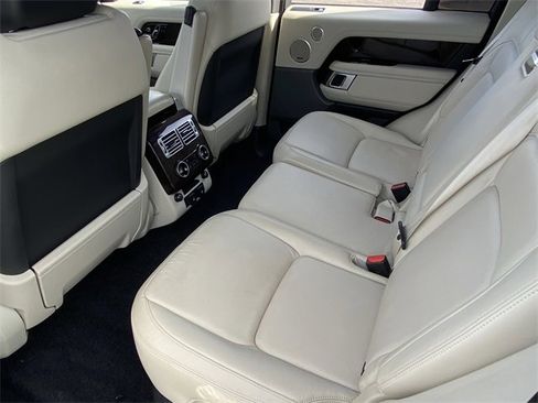Used 2021 Land Rover Range Rover image 25