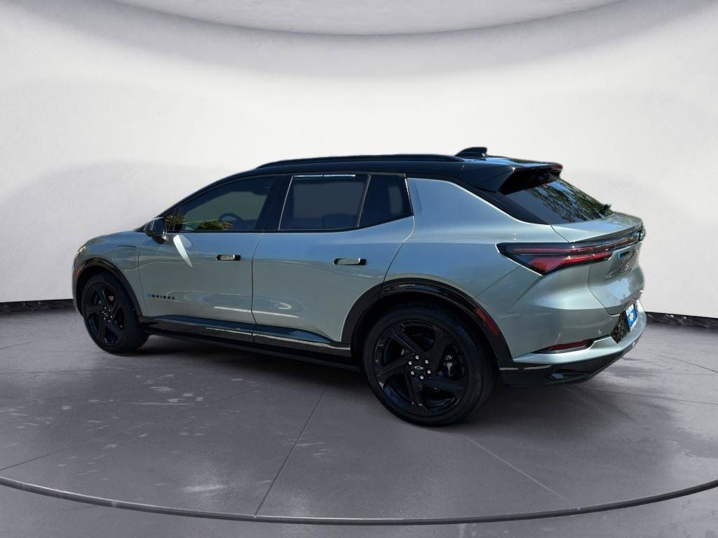 Used 2024 Chevrolet Equinox EV RS FWD image 5