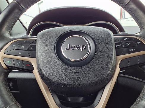 Used 2014 Jeep Grand Cherokee Limited image 16