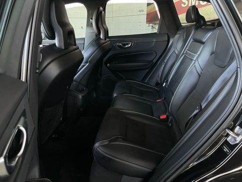Used 2018 Volvo XC60 T6 R-Design w/ Convenience Package image 15