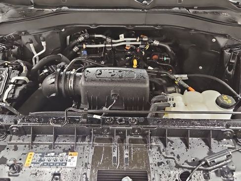 Used 2024 Ford Explorer XLT image 27