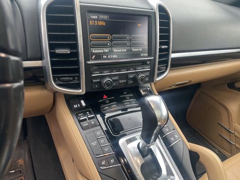 Used 2014 Porsche Cayenne image 14