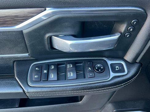 Used 2020 RAM 3500 Laramie image 12