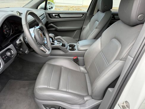 Used 2023 Porsche Cayenne Platinum Edition AWD/4WD image 24