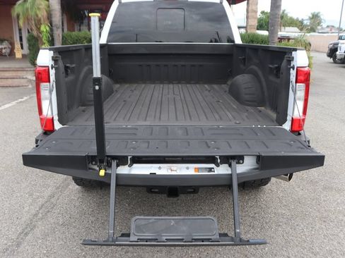 Used 2018 Ford F250 Lariat w/ Lariat Ultimate Package AWD/4WD image 21