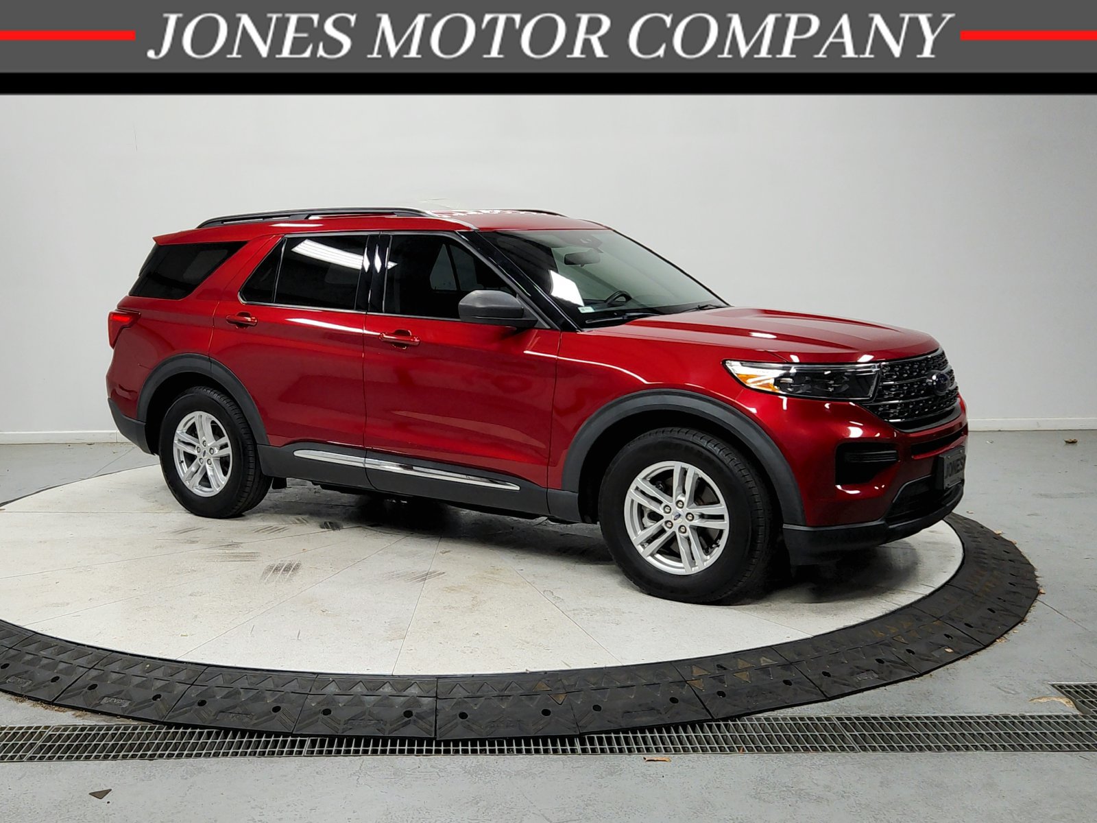 Used 2021 Ford Explorer XLT RWD image 1