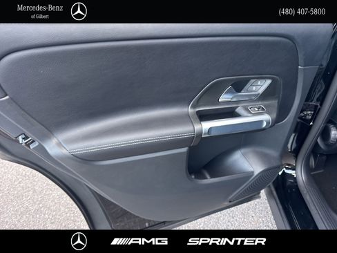 Used 2022 Mercedes-Benz GLB 250 4MATIC image 20