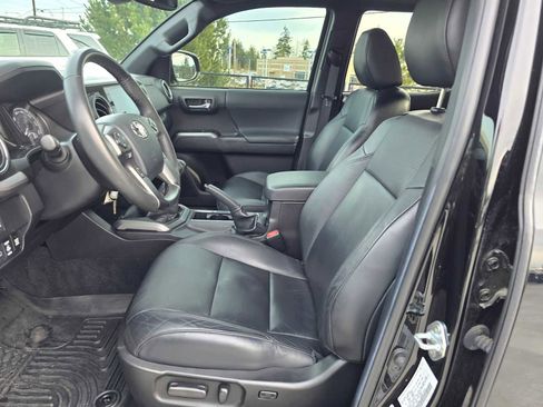Used 2023 Toyota Tacoma TRD Off-Road image 25