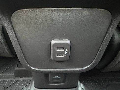 Used 2023 Chevrolet Equinox RS w/ RS Leather Package FWD image 47