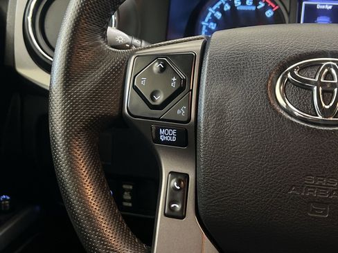 Used 2020 Toyota Tacoma TRD Off-Road w/ Technology Package AWD/4WD image 33
