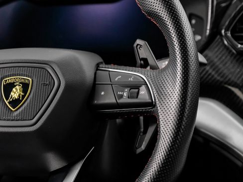 Used 2020 Lamborghini Urus image 29