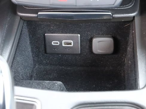 Used 2025 Cadillac XT4 Premium Luxury AWD/4WD image 29