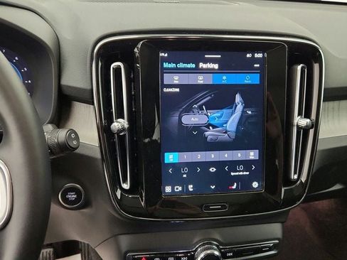Used 2025 Volvo XC40 B5 Ultra w/ Climate Package AWD/4WD image 16