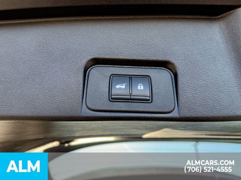 Used 2025 Nissan Rogue SV FWD image 16