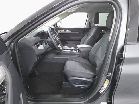 Used 2025 Ford Explorer Active image 9