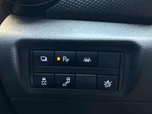Used 2021 Nissan Kicks S FWD image 15