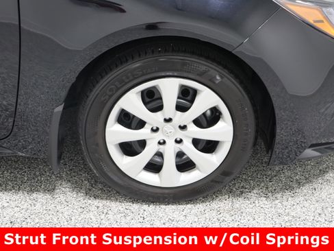 Used 2025 Toyota Corolla LE image 5