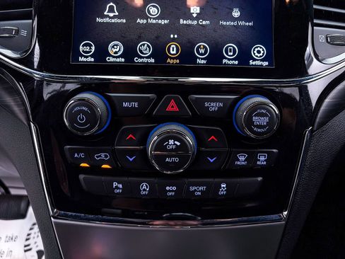 Used 2021 Jeep Grand Cherokee Laredo X RWD image 18