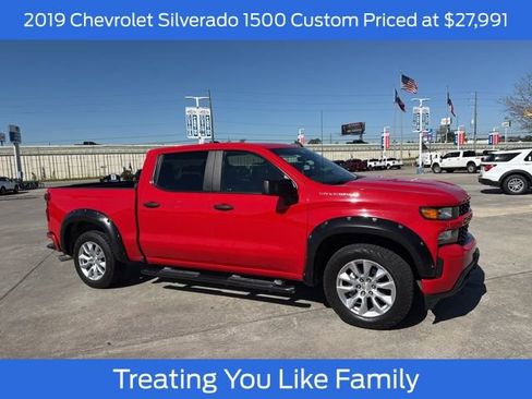 Used 2019 Chevrolet Silverado 1500 Custom w/ Custom Value Package image 1