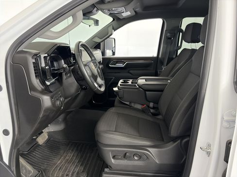 Used 2025 Chevrolet Silverado 2500 LT w/ Convenience Package AWD/4WD image 6
