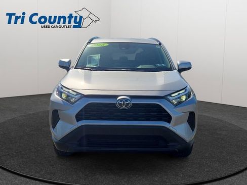 Used 2025 Toyota RAV4 XLE AWD/4WD image 2