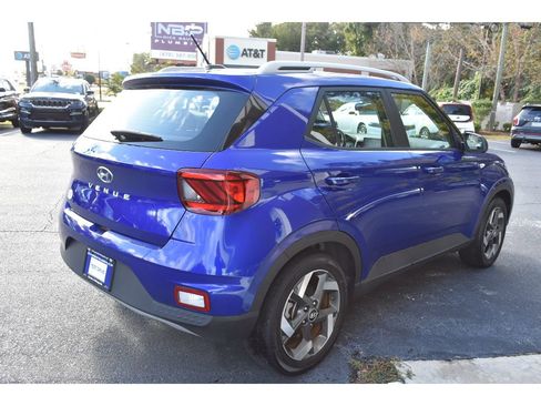 Used 2023 Hyundai Venue SEL w/ Cargo Package image 5
