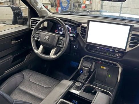 Used 2024 Toyota Tundra Limited AWD/4WD image 29