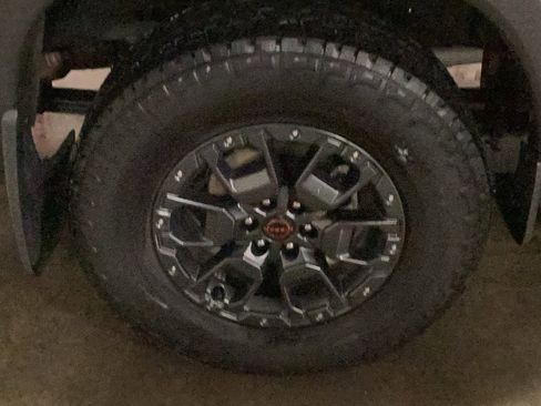 Used 2023 Nissan Frontier PRO-4X w/ Pro Convenience Package image 5