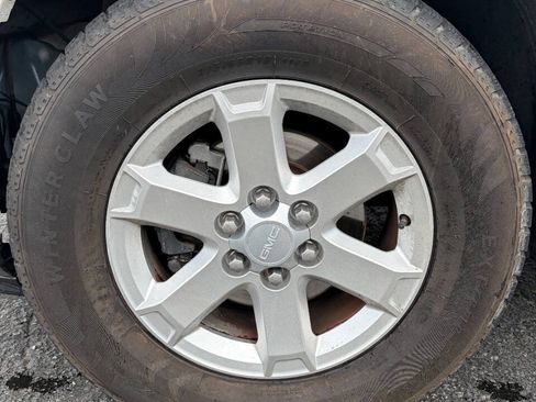 Used 2014 GMC Acadia SLE FWD image 9
