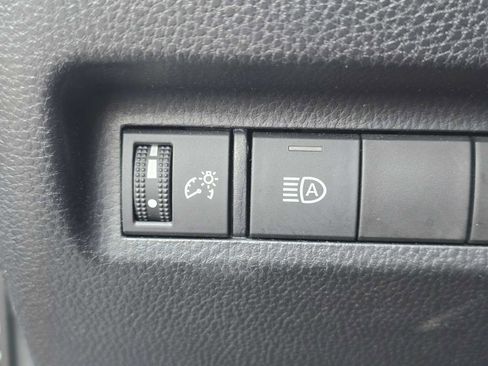 Used 2021 Toyota RAV4 XLE w/ Convenience Package AWD/4WD image 27