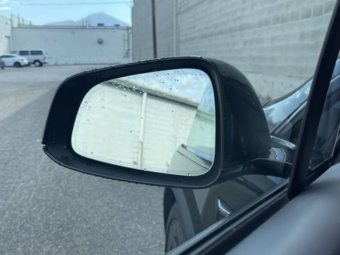 Used 2022 Tesla Model X Plaid image 6